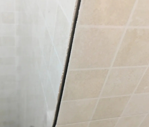 岢岚瓷砖空鼓维修公司分享阳台瓷砖脱落的修复过程可以分为以下几个步骤